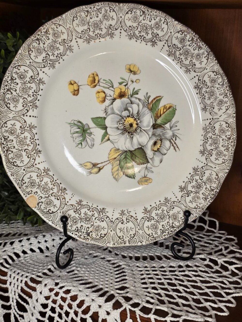 Royal Monarch Floral China Collector Plate Warranted 22 KT Gold Decorative